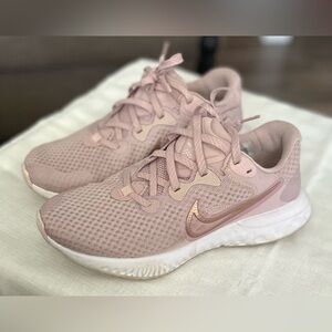 NIKE renew size 9 blush pink and rose gold shoes